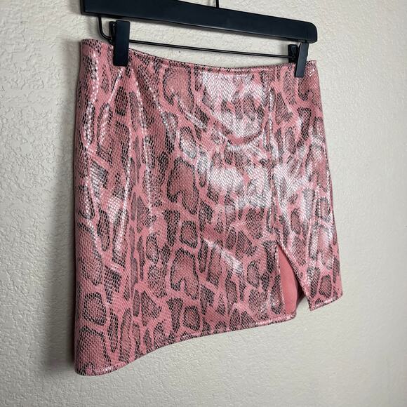 Motel Rocks WREN MINI SKIRT IN PU SNAKE PINK Size Small - Picture 3 of 9